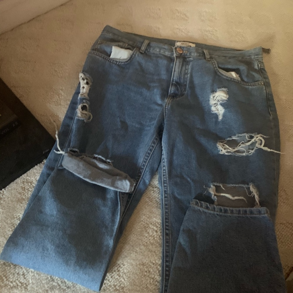Boyfriend jeans with distressed details - Picture 1 of 1
